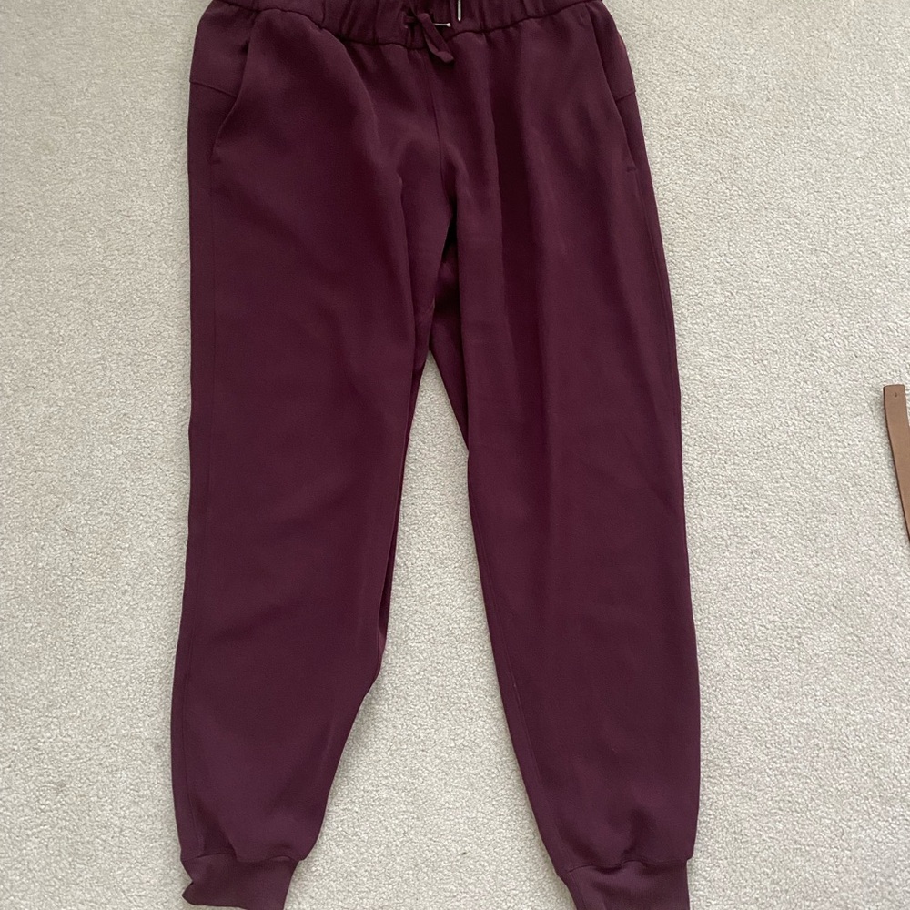 Lululemon On the Fly Women’s Burgundy Jogger Pants - Size 12